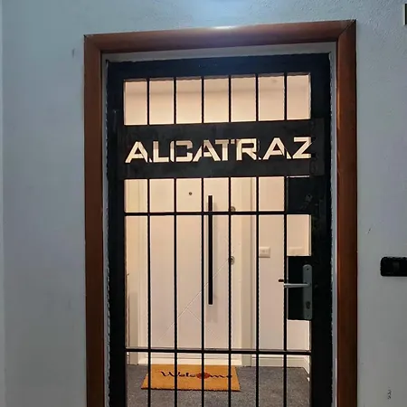 Apartment Alcatraz
